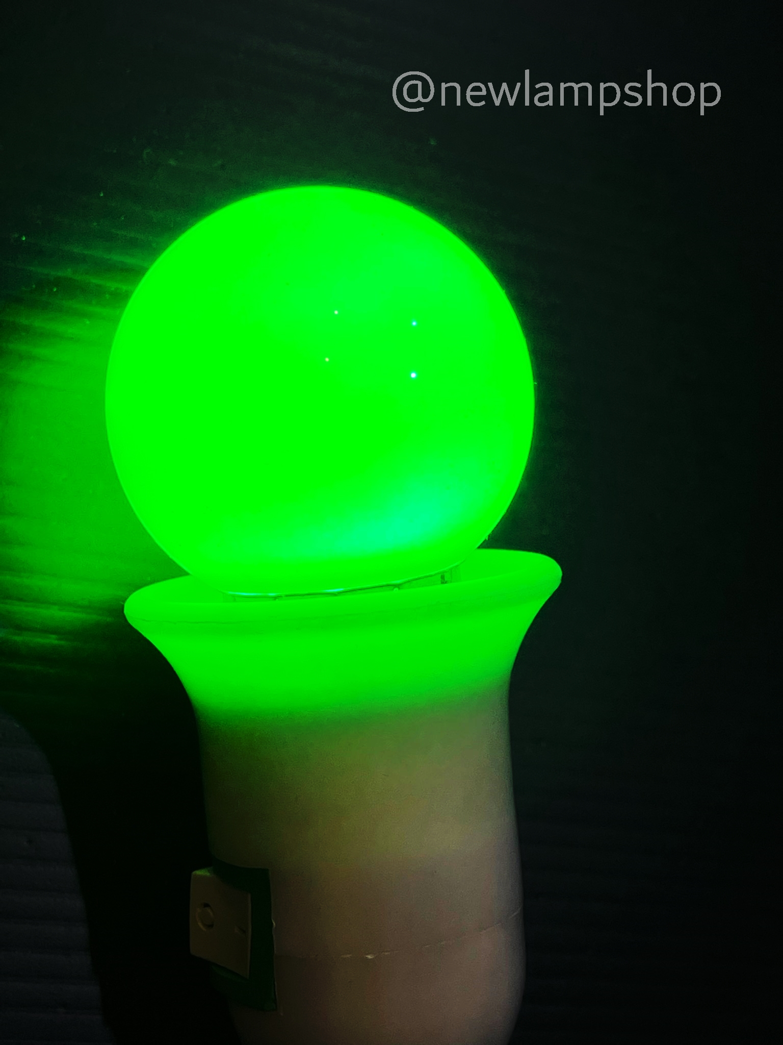 หลอดปิงปอง LED 1w / 3w ขั้วเกลียว E27 มีให้เลือกหลากสี