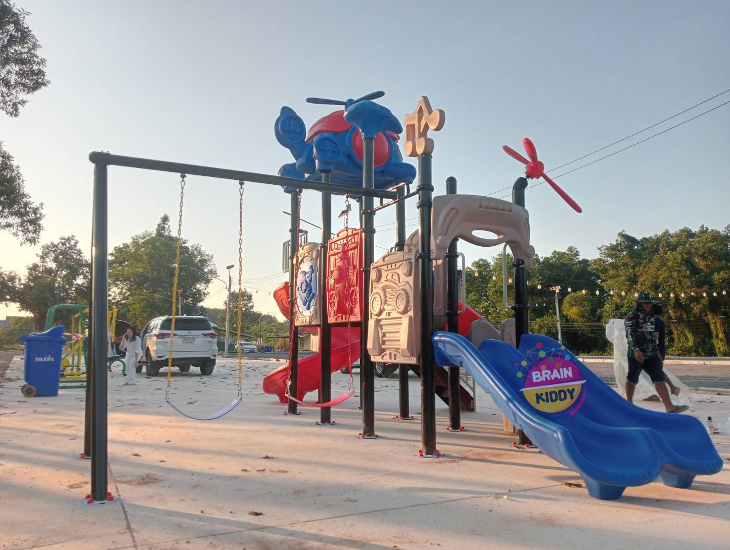 เครื่องเล่นสนามกลางแจ้ง ชุดเครื่องบินแสนสนุกพร้อมชิงช้า ของเล่นสนาม,ครุภัณฑ์สนามเด็กเล่น, สพฐ,โครงการโรงเรียนประชารัฐ playground,สไลเดอร์,ของเล่นเสริมพัฒนาการ,เครื่องเล่นสนาม, สนามเด็กเล่น