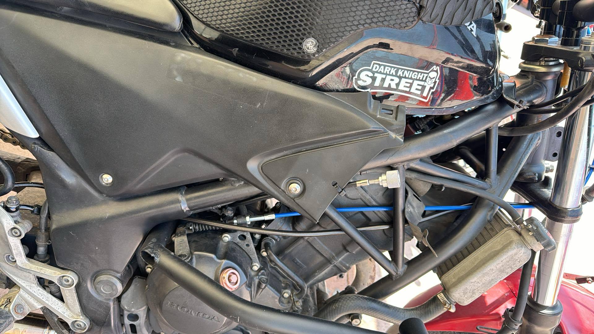 CBR250R / CB300F 2011 - 2014 Idle adjusters