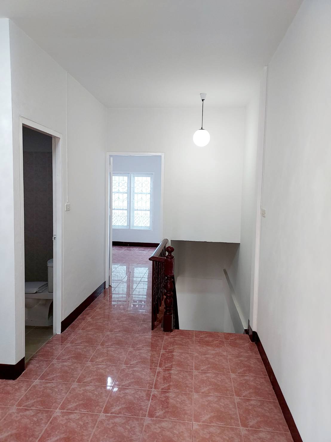 ขายทาวน์เฮ้าส์ 20ตร.ว. หมู่บ้านธนารมย์ ใกล้ตลาดวงศกร สายไหม หทัยราษฏร์ ทำเลดี สะดวกสัญจร รีโนเวทใหม่ สภาพสวย พร้อมอยู่ ทาวน์เฮ้าส์ 2ชั้น 3นอน 2น้ำ