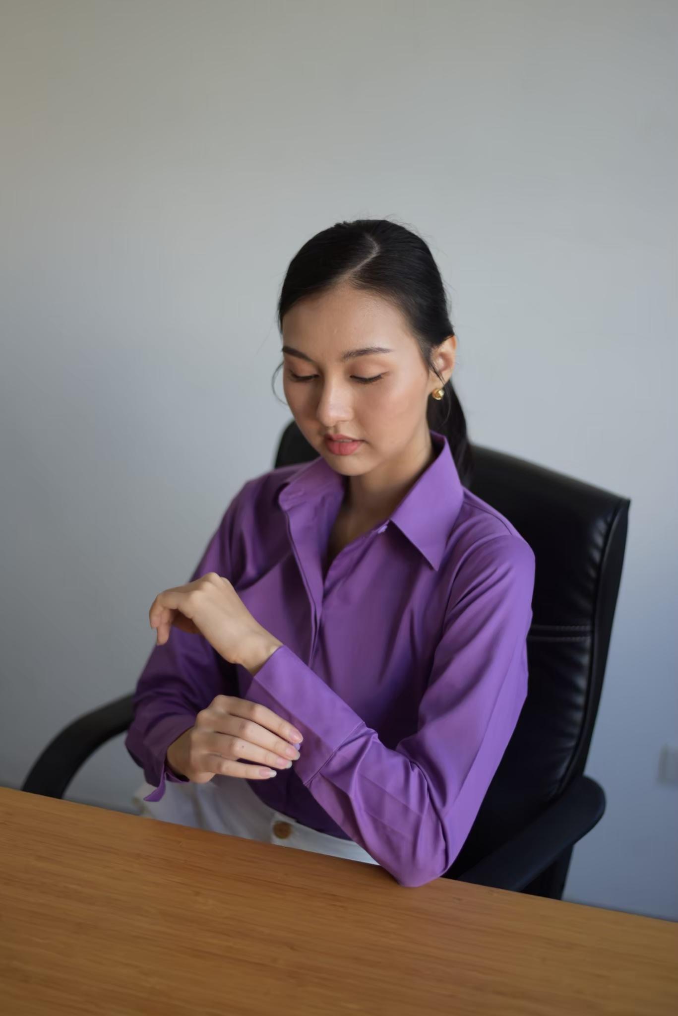 เสื้อเชิ้ตผู้หญิง สีม่วงสด (𝗙𝗿𝗲𝘀𝗵 𝗩𝗶𝗼𝗹𝗲𝘁) สลิมฟิต เข้ารูป แขนยาว เสื้อเชิ้ตทำงาน เสื้อยูนิฟอร์ม แบรนด์ 8SHIRT slim fit shirt พร้อมส่ง