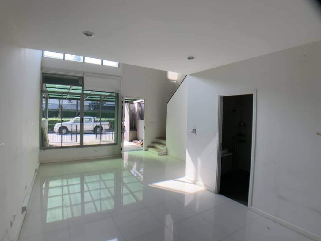 ขาย ทาวน์โฮม Patio พาทิโอ แจ้งวัฒนะ ( เมืองทอง ) 22 ตารางวา