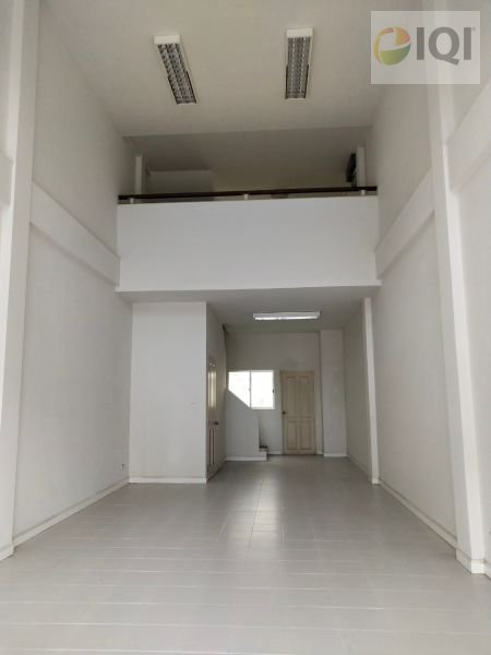 ขายแล้ว* โฮมออฟฟิศ 3.5 ชั้น ม.ทาวน์พลัส ประชาอุทิศ แปลงมุม ถนนประชาอุทิศ - เนื้อที่ 18 ตร.ว. พื้นที่ 245 ตร.ม. - ขนาด 3 ห้องนอน 3 ห้องน้ำ