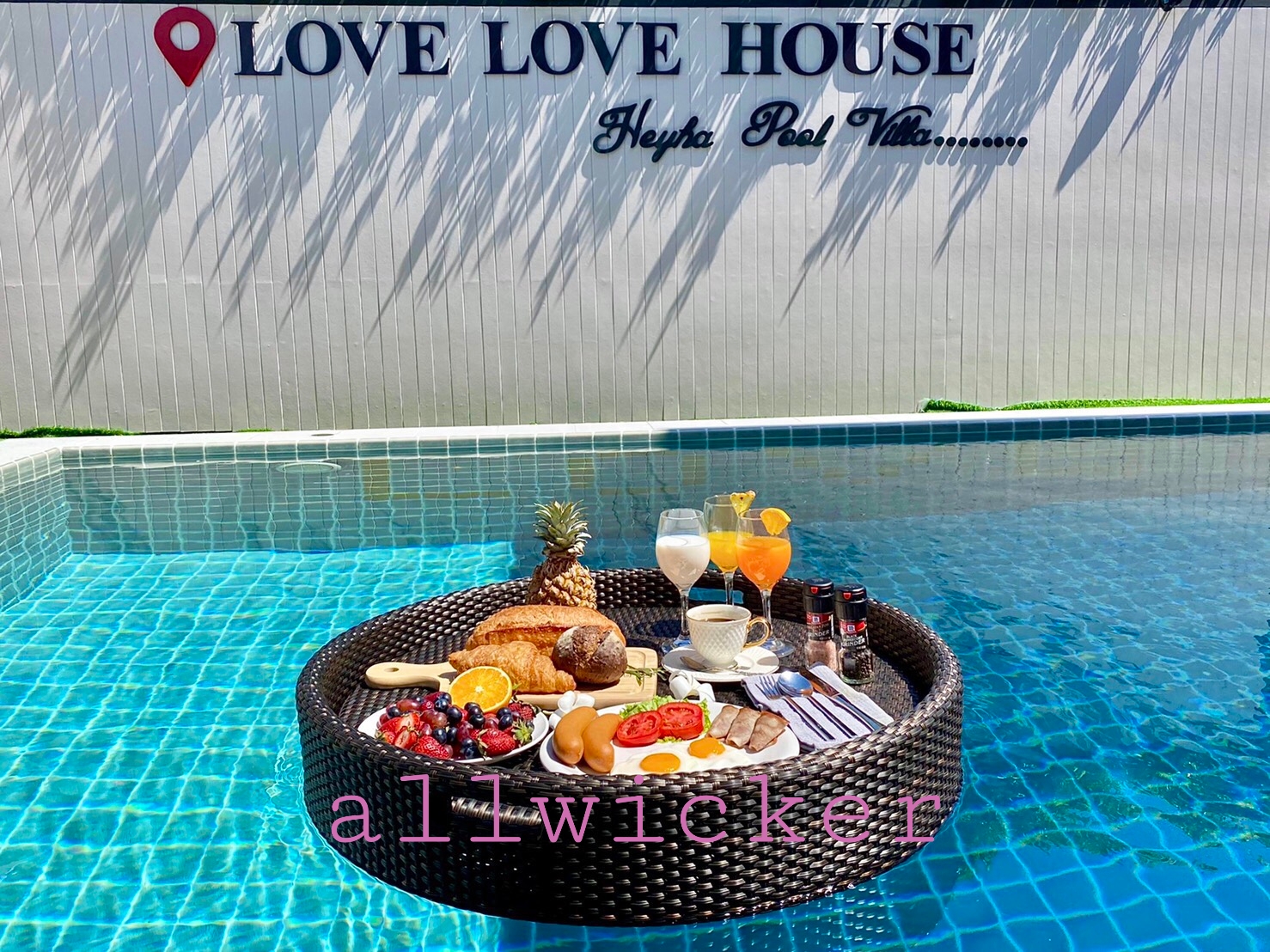 ถาดลอยน้ำหวายเทียม ทรงกลม 80ซม. สูง14ซม.หวายเทียม สำหรับใส่สำรับอาหาร หรือเครื่องดื่มเสริฟริมสระ หรือลอยในสระน้ำได้