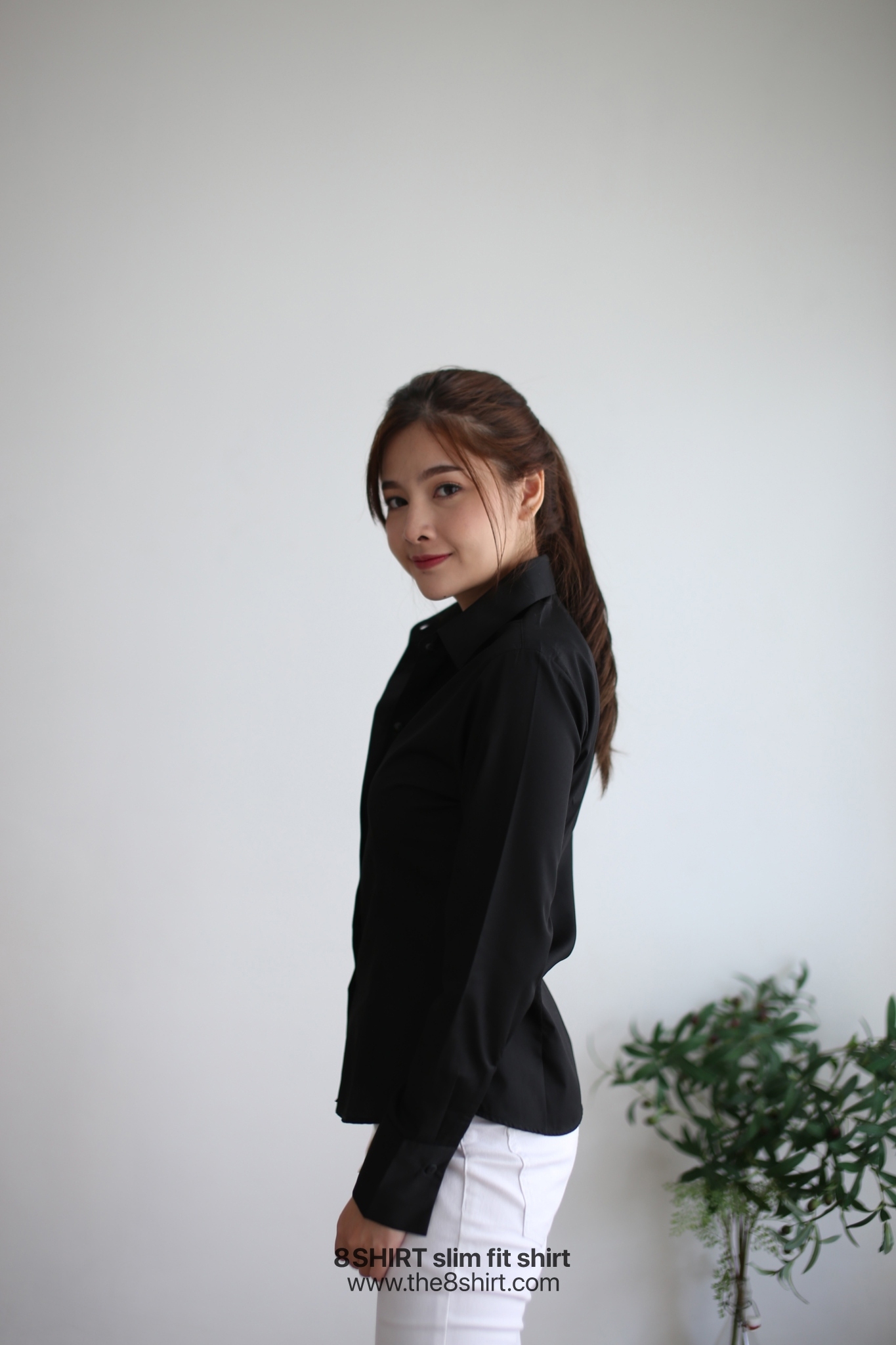 เสื้อเชิ้ตผู้หญิงสีดำ สลิมฟิต เข้ารูป แขนยาว เสื้อเชิ้ตทำงาน เสื้อยูนิฟอร์ม แบรนด์ 8SHIRT slim fit shirt พร้อมส่ง