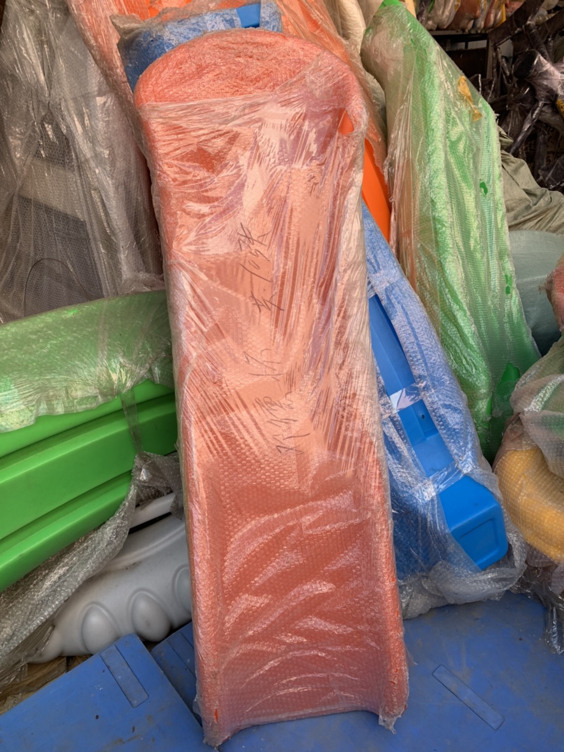 รางสไลเดอร์ พลาสติก Polyethylene โรงงาน