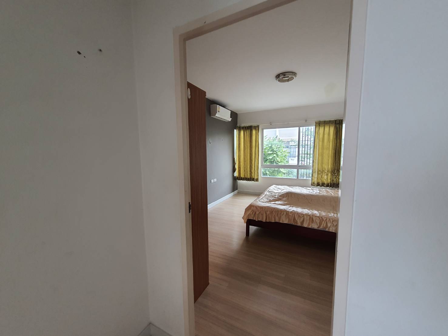 ขายทาวน์เฮ้าส์ อินดี้ 1 ถนนประชาอุทิศ ซอย 90 ทาวน์เฮ้าส์ 2 ชั้น 18.10 ตรว. 2 ห้องนอน 3 ห้องน้ำ มีห้องน้ำในตัวทุกห้อง บ้านสภาพใหม่ พร้อมเฟอร์นิเจอร์