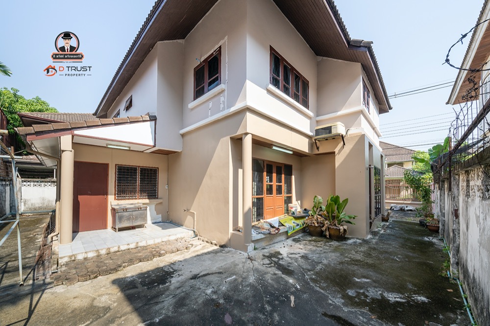 ขายบ้านเดี่ยว 2ชั้น หมู่บ้านสินบดี ซอยแก้วเงินทอง29 ตลิ่งชัน เนื้อที่ 81ตร.ว. 4ห้องนอน 3ห้องน้ำ มีห้องครัวห้องแม่บ้านแยกเป็นสัดส่วน มีพื้นที่ใช้สอยรอบตัวบ้าน จอดรถได้ 2-5 คัน .