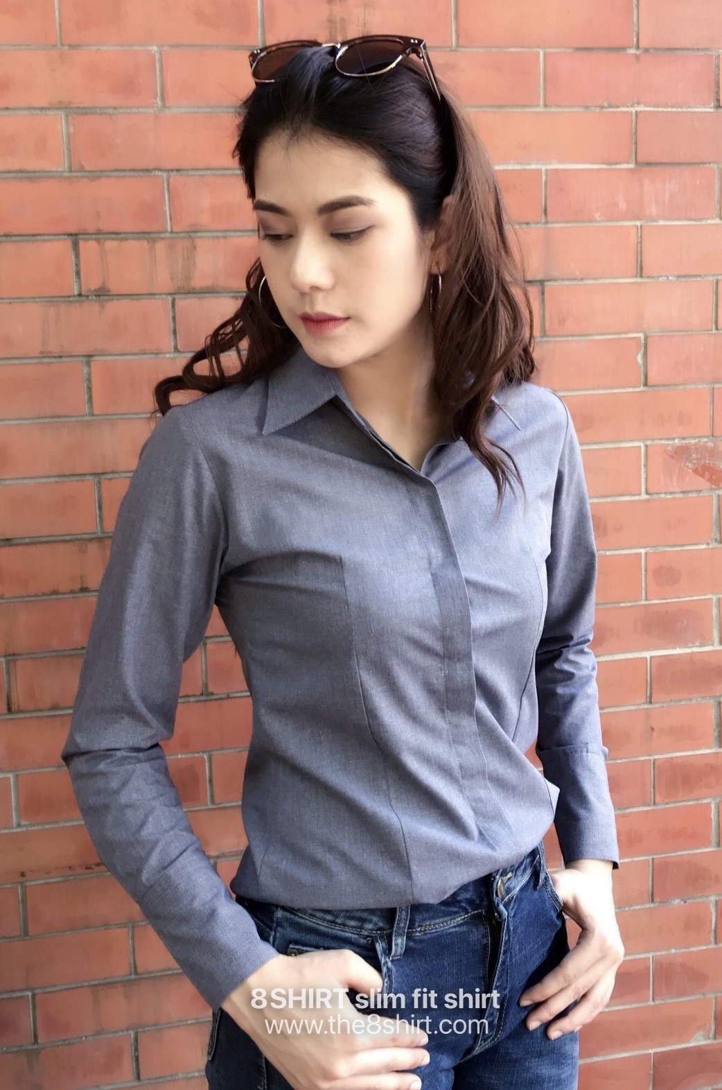 เสื้อเชิ้ตผู้หญิงสีเทาเข้ม Dark Gray สลิมฟิต เข้ารูป แขนยาว เสื้อเชิ้ตทำงาน เสื้อยูนิฟอร์ม แบรนด์ 8SHIRT slim fit shirt