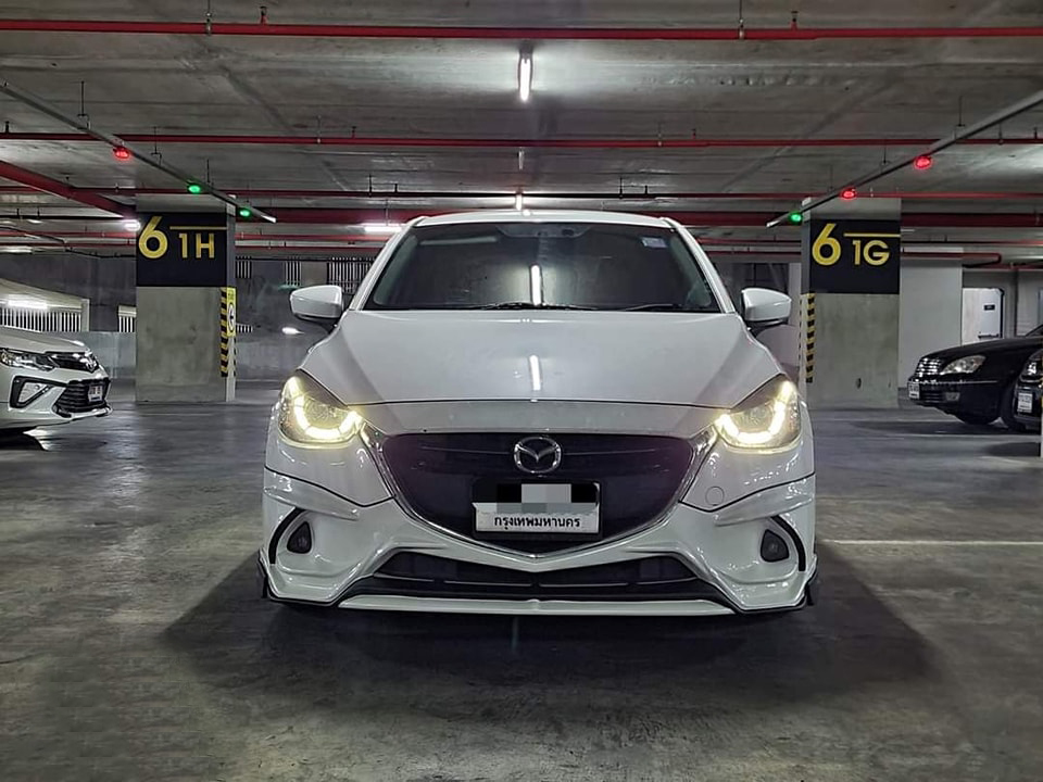 REDLINE VS Mazda2 Hatchback 5Drs.'15-19 [เส้นสายสีแดงอันเป็นอัตลักษณ์ทำให้มองเทห่ทุกมุมมอง]