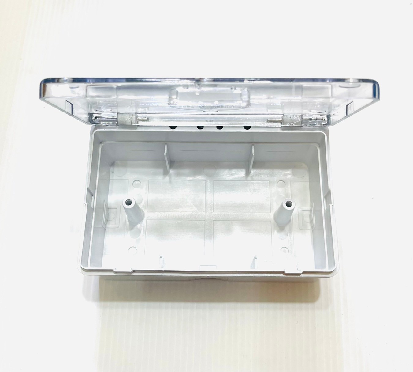 บล๊อคลอยกันน้ำ 2*4 ฝาใสเปิดข้าง คุณภาพดี ยี่ห้อ DAITOSHI