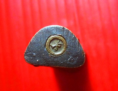 พระรูปหล่อ หลวงพ่อคูณ ปริสุทโธ วัดบ้านไร่ อายุ69ปี จ.นครราชสีมา สภาพสวยน่าเก็บคับผม