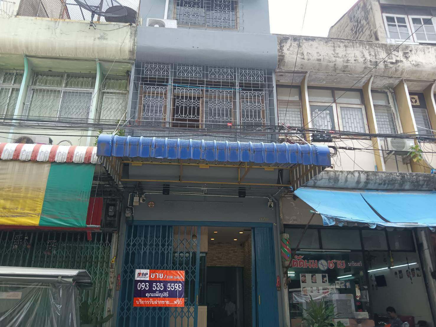 อาคารพาณิชย์ 2.5 ชั้น 10.2 ตรว. อยู่ในซอยตลาดการค้าหนองแขม (เพชรเกษม 81/2) ห่างปากซอยเพียง 50เมตร เหมาะค้าขาย อยู่อาศัย