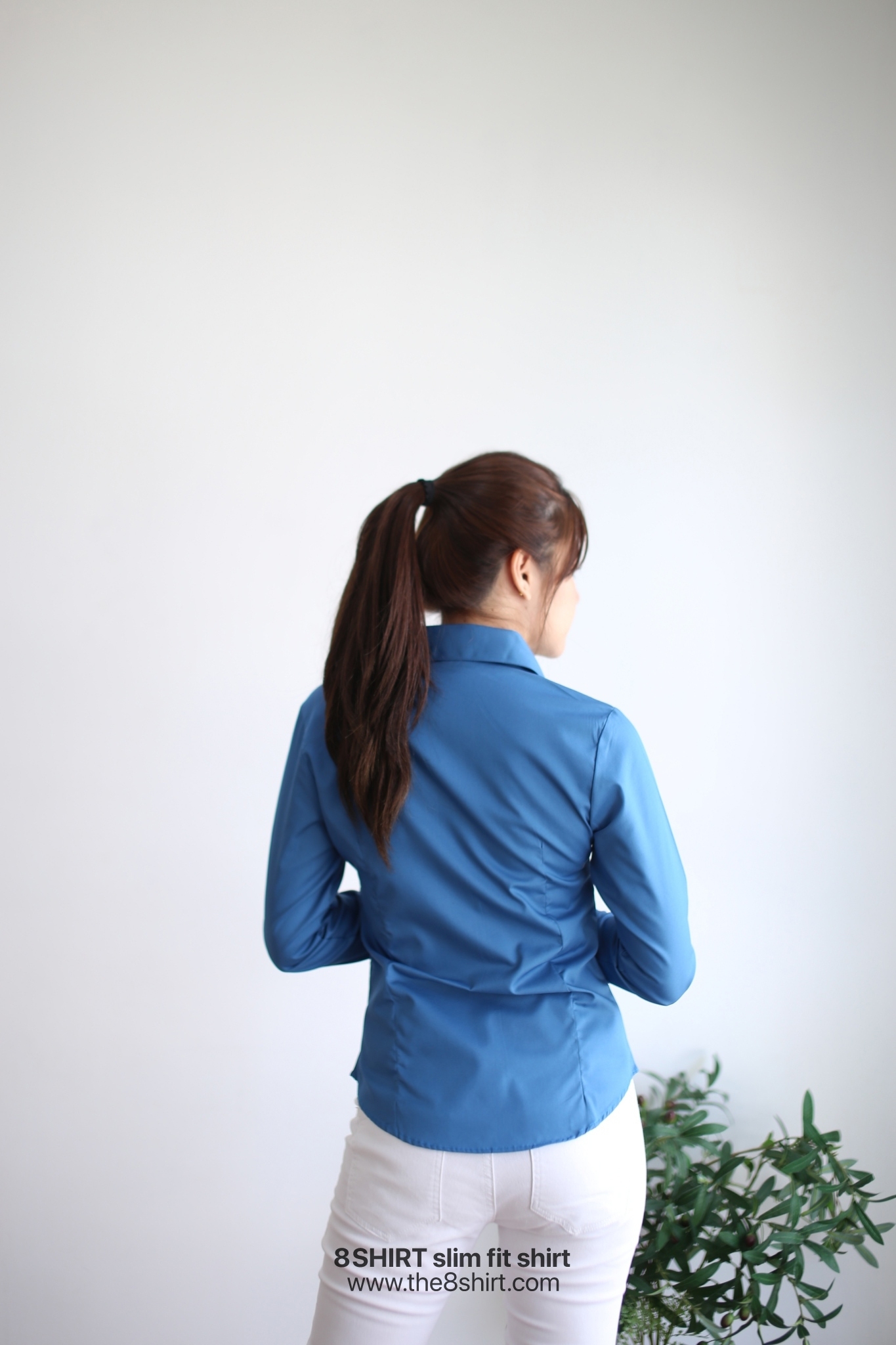 เสื้อเชิ้ตผู้หญิง สีฟ้าคราม (Indigo Blue) สลิมฟิต เข้ารูป แขนยาว เสื้อเชิ้ตทำงาน เสื้อยูนิฟอร์ม แบรนด์ 8SHIRT slim fit shirt พร้อมส่ง
