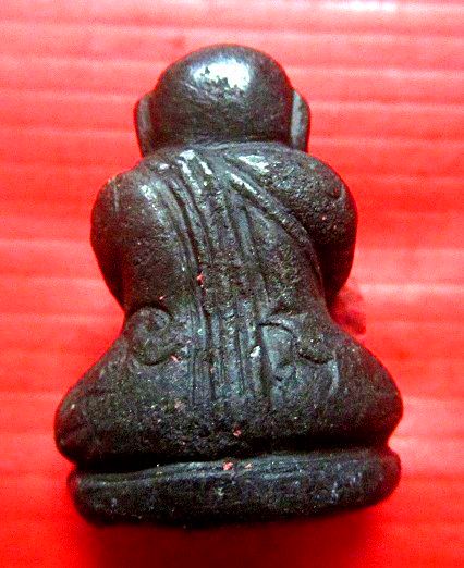 พระรูปหล่อ เนื้อผงคลุกรัก พิมพ์พระปิดตา ท้องยันต์นะ และหลังยันต์ พระแท้ไม่ทราบที่