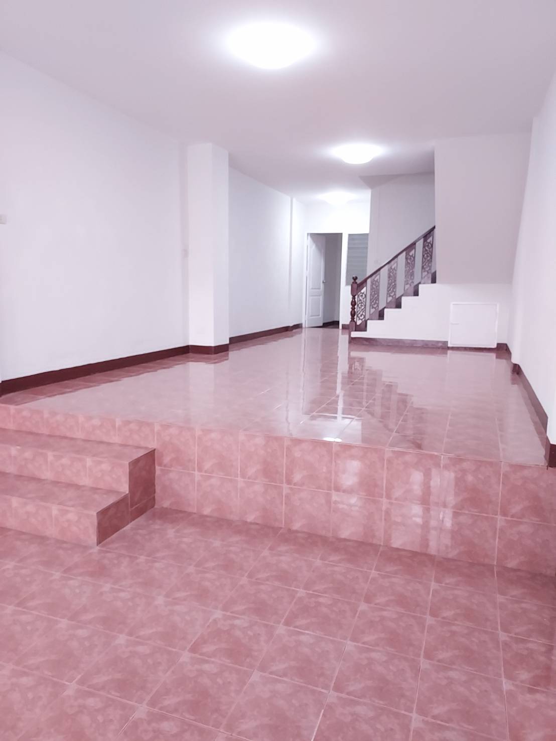 ขายทาวน์เฮ้าส์ 20ตร.ว. หมู่บ้านธนารมย์ ใกล้ตลาดวงศกร สายไหม หทัยราษฏร์ ทำเลดี สะดวกสัญจร รีโนเวทใหม่ สภาพสวย พร้อมอยู่ ทาวน์เฮ้าส์ 2ชั้น 3นอน 2น้ำ