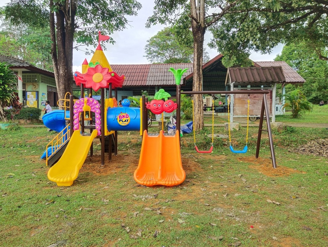 เครื่องเล่นสนามกลางแจ้ง,ชุด มหัศจรรย์ปราสาทหนูน้อย, สไลเดอร์ใหญ่,ครุภัณฑ์สนามเด็กเล่น,งบ.สพฐ,โครงการโรงเรียนประชารัฐ,