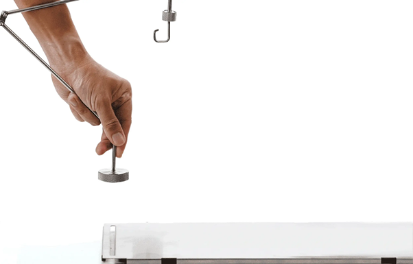 A hand holding a hook

AI-generated content may be incorrect.