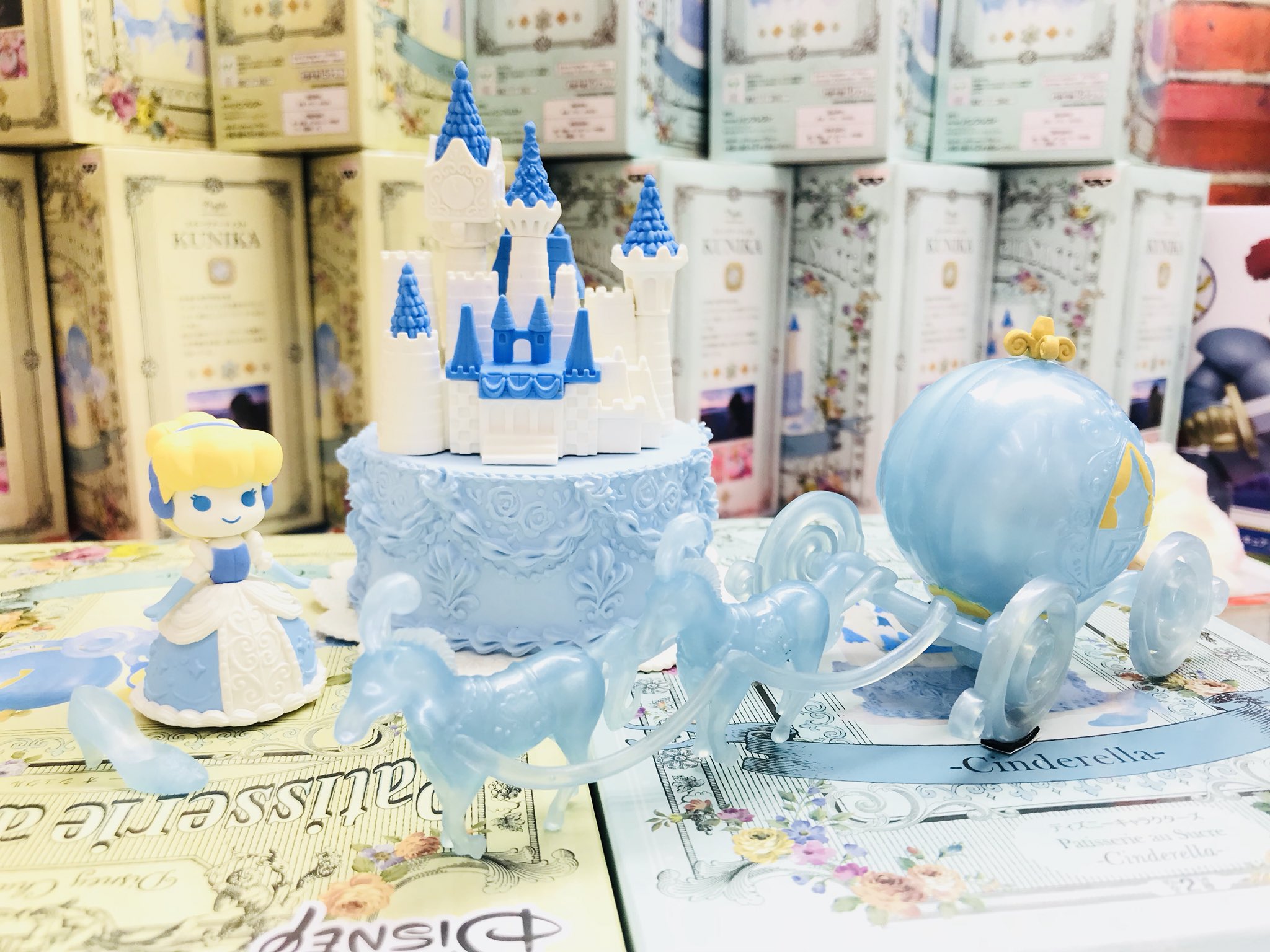 Cinderella & Castle ของแท้ JP - Patisserie au Sucre Banpresto [โมเดล Disney] (1 ตัว + ปราสาท)