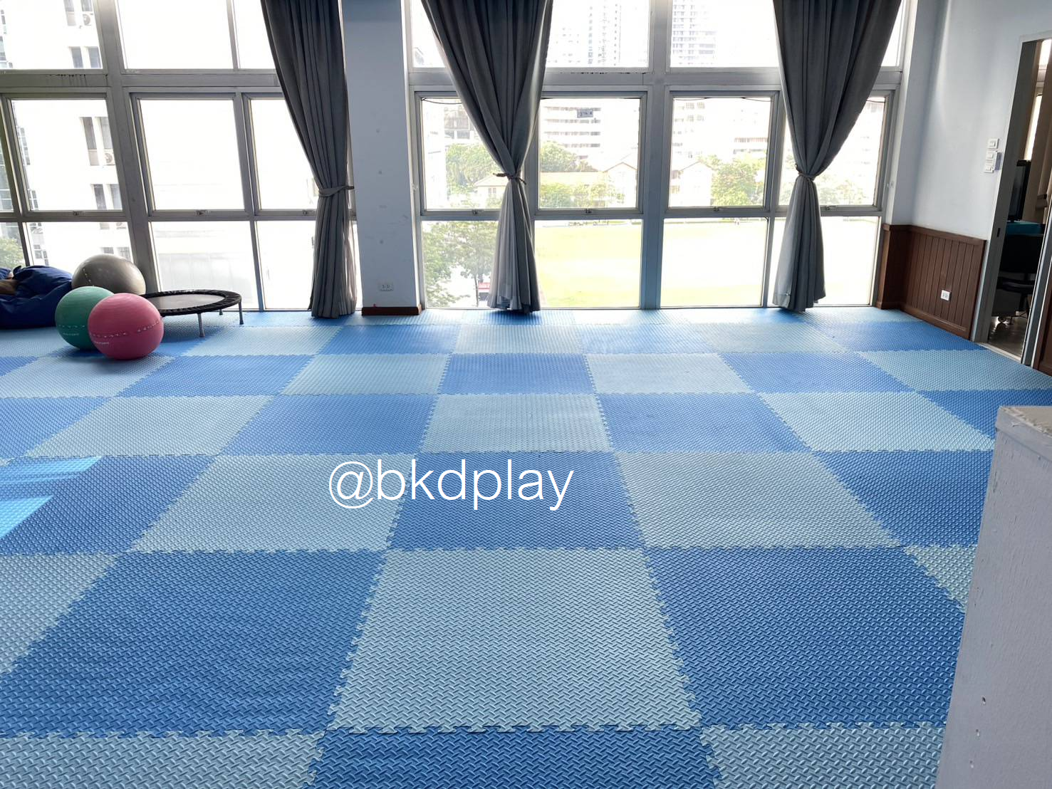 ส่งฟรี แผ่นรองคลาน แผ่นจิ๊กซอปูพื้น EVA ขนาด100*100 หนา 20 มล (2 ซม) ปูห้องเด็ก สำหรับโรงเรียน ศูนย์พัฒนาเด็กเล็ก โรงแรม พร้อมส่ง ราคาโรงงาน