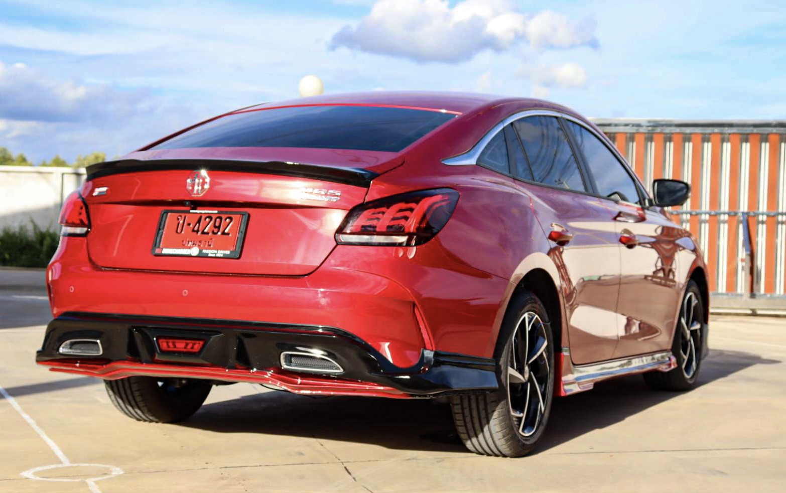 RIDER V.1 VS MG5'2021 [จุดกำเนิดความร้อนแรง ตระกูลวี ออกแบบมาลงตัวเฉพาะคุณ]