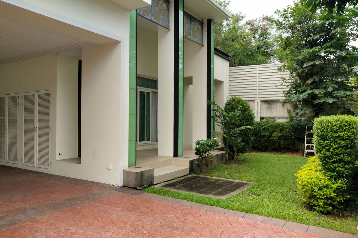 บ้านเดี่ยว เดอะ พาลาซโซ่ ราษฎร์บูรณะ 27mb THE PALAZZO RATBURANA 2 ชั้น เนื้อที่ : 102.6 พื้นที่ใช้สอย : 320 ห้องนอน : 3