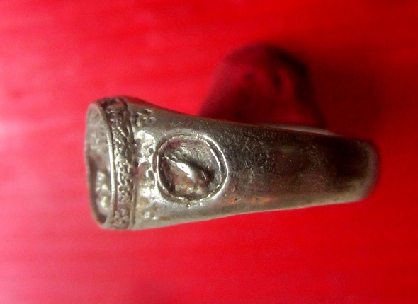 แหวน ปริสุทโธ เนื้อปาก้า หลวงพ่อคูณ วัดบ้านไร่ จ.นครราชสีมา