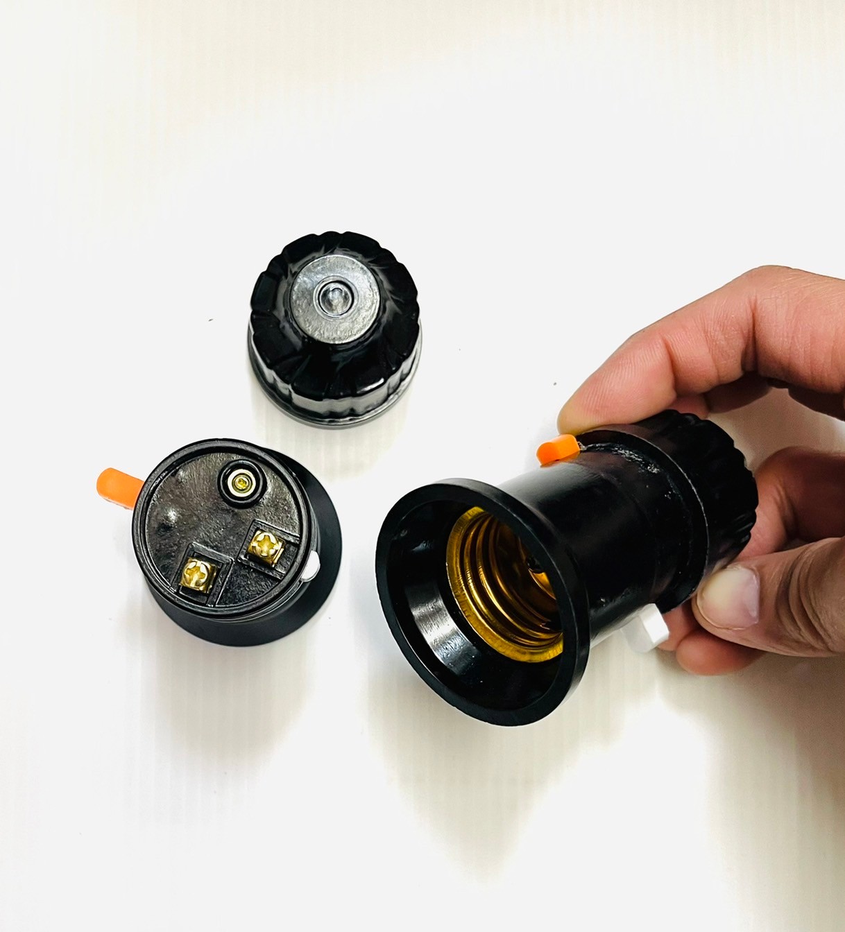 ขั้วห้อย มีสวิทช์ E27 Model : 087 6A 250V