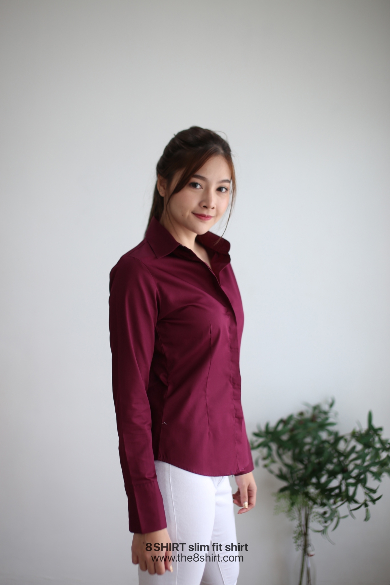 เสื้อเชิ้ตผู้หญิง สีแดงไวน์ (Red Wine) สลิมฟิต เข้ารูป แขนยาว เสื้อเชิ้ตทำงาน เสื้อยูนิฟอร์ม แบรนด์ 8SHIRT slim fit shirt พร้อมส่ง