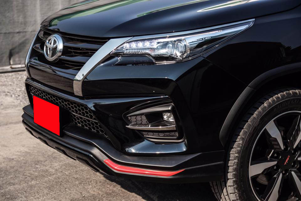 9Den&FD-2RS(ตัดสีแดง)/FD-2XS(ตัดสีเทา) VS Toyota All New Fortuner(TRD Sportivo 2 (MY2018)'2019-On) [เติมเต็มสปอร์ตของTRDคุณล้ำด้วยชุดแต่งรุ่นนี้]