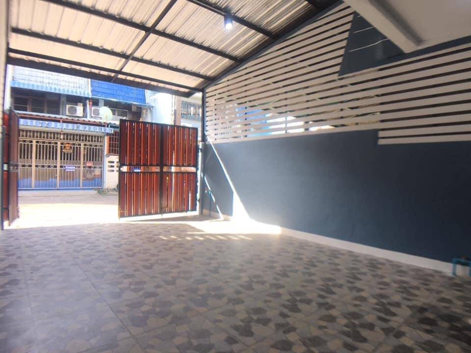 ทาวน์เฮ้าส์16ตรว.สวย รีโนเวทใหม่ พร้อมเข้าอยู่ อาคาร 2ชั้น ขนาด 16ตรว. ซอยเพชรเกษม62/4 ติดสถานีรถไฟฟ้าตลาดบางแค