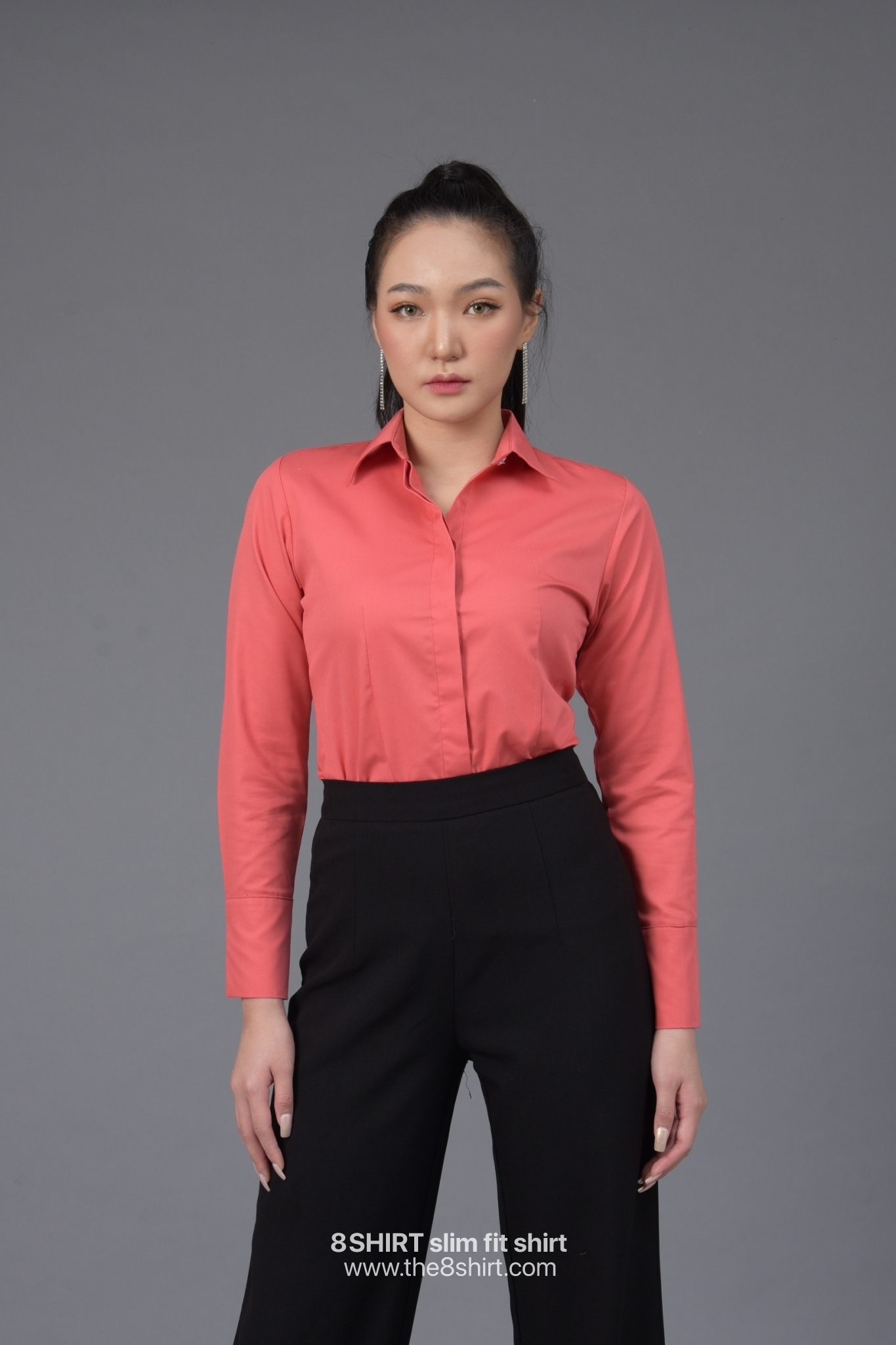 เสื้อเชิ้ตผู้หญิง สีชมพูพั๊นซ์ (Pink Punch) สลิมฟิต เข้ารูป แขนยาว เสื้อเชิ้ตทำงาน เสื้อยูนิฟอร์ม แบรนด์ 8SHIRT slim fit shirt