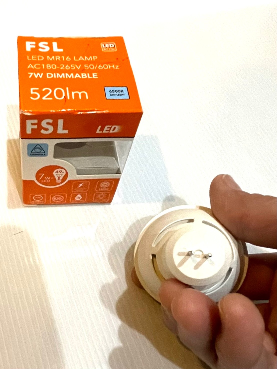 หลอดไฟ LED ฮาโลเจน MR16 DIMMABLE 7W