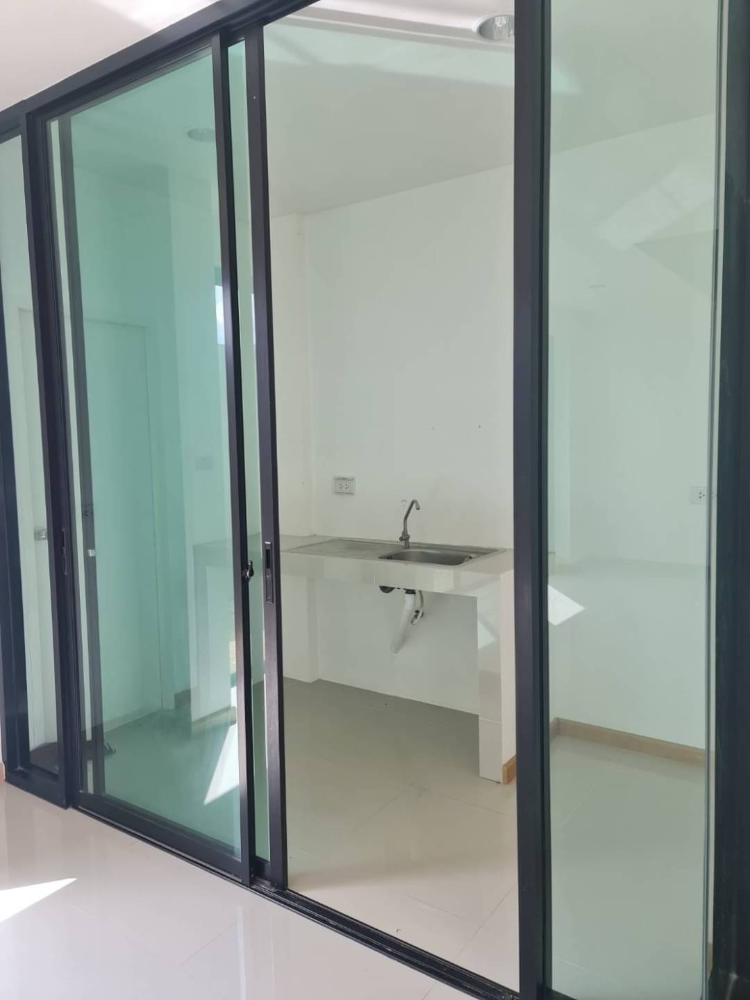 ขายทาวน์โฮม 3ชั้น 37ตร.ว. เพชรเกษม69(เลียบคลองฝั่งใต้)