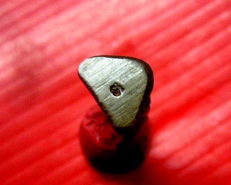 พะรูปหล่อจิ๋ว เนื้อนะวะ ตอกโค๊ดที่ก้นสวย ไม่ทราบหลวงพ่อคับ