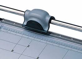 เครื่องตัดกระดาษ A6 - A2 รุ่น 3020 (13020) (หน้ากว้างในการตัด 67 ซม.)