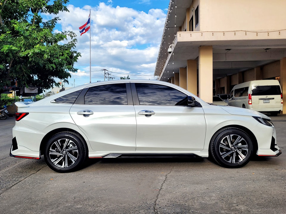 Foresta MC.V.2 VS Toyota Yaris Ativ 4D 2022-On [ทำไมต้องเหมือนใครๆ??]