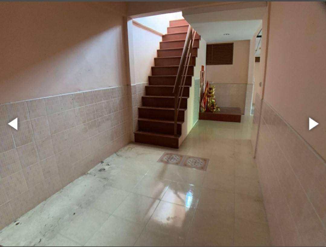 ขายบ้านเดี่ยว เพชรเกษม 81/6 ใกล้กรมที่ดิน ห่าง MRT หลักสองประมาณ 7กม. หมู่บ้านหรรษา 44 ตรว. 5 นอน พื้นที่ใช้สอย 186 ตรม. ต่อเติมเต็มพื้นที่ หน้ากว้าง 11 เมตร จอดรถได้ 2-3คันสบาย