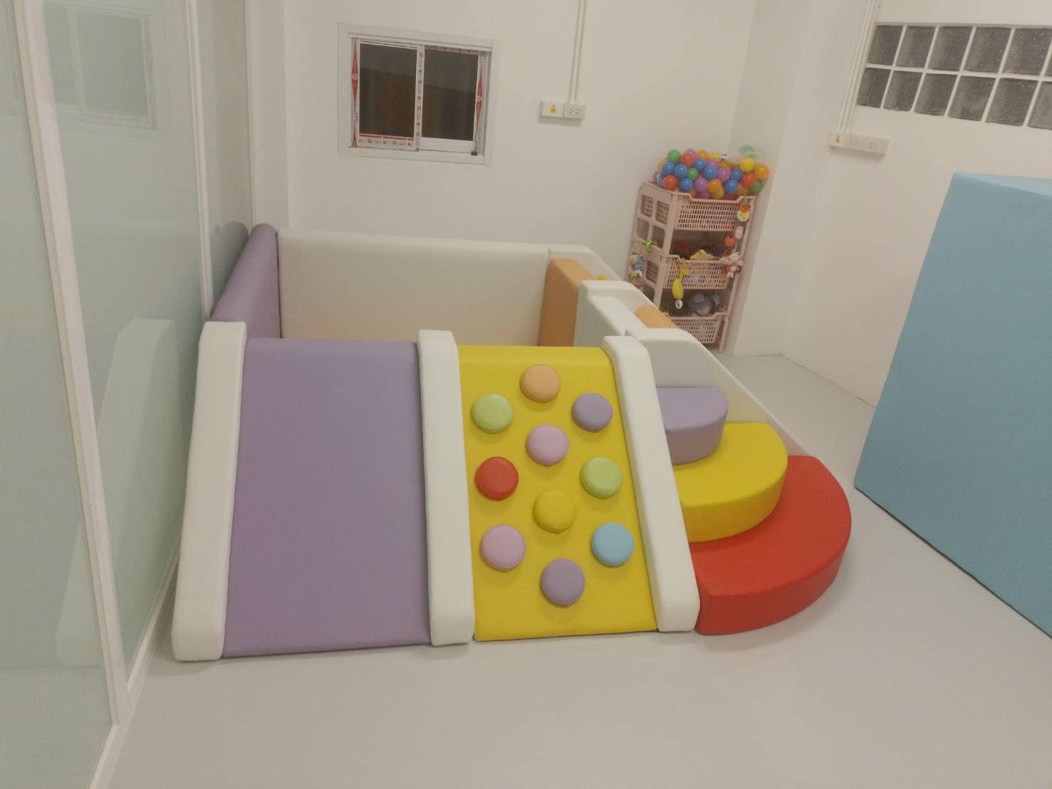 J-05678 ชุดปีนป่ายสี่เหลี่ยมรวมบ่อบอล , บ่อบอลรวมฐานผจญภัย เบาะนุ่ม เครื่่องเล่นในร่ม, หนัง pvc, พร้อมส่ง ขนาด : 310x250ซม.