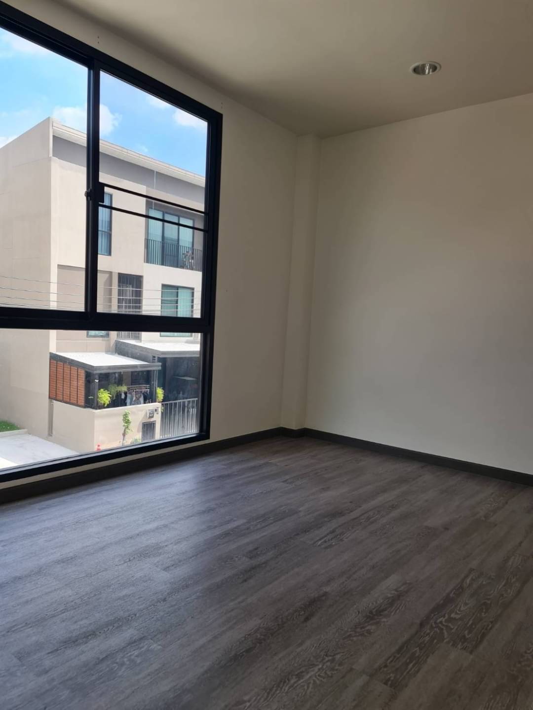 ขายทาวน์โฮม 3ชั้น 37ตร.ว. เพชรเกษม69(เลียบคลองฝั่งใต้)