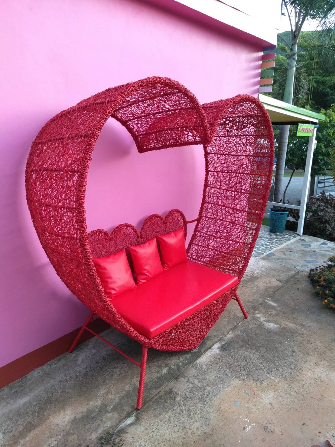 ซุ้มหัวใจ ใหญ่มาก สูง260ซม. พร้อมเบาะ และหมอนอิง
