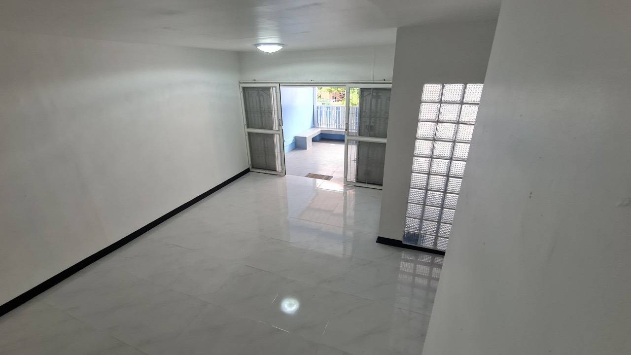 ขายหมู่บ้านพฤกษา 11 คลองหลวงเรียบคลอง3ปทุมธานี มีเงินเดือน 14,000 ผ่อนเดือนละ6,000