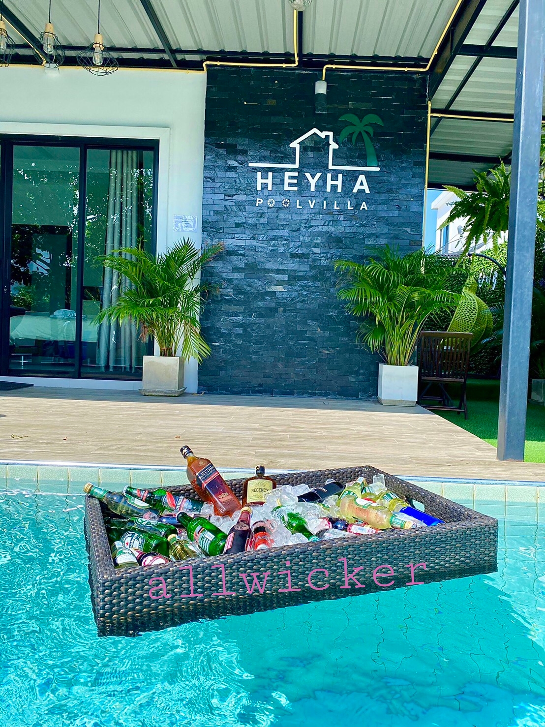 ถาดลอยน้ำหวายเทียม ทรงกลม 80ซม. สูง14ซม.หวายเทียม สำหรับใส่สำรับอาหาร หรือเครื่องดื่มเสริฟริมสระ หรือลอยในสระน้ำได้