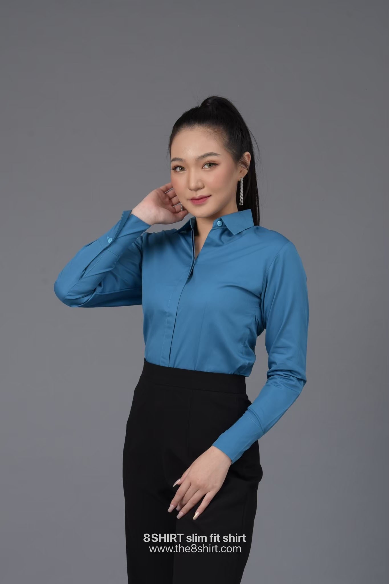 เสื้อเชิ้ตผู้หญิง สีฟ้าคราม (Indigo Blue) สลิมฟิต เข้ารูป แขนยาว เสื้อเชิ้ตทำงาน เสื้อยูนิฟอร์ม แบรนด์ 8SHIRT slim fit shirt พร้อมส่ง