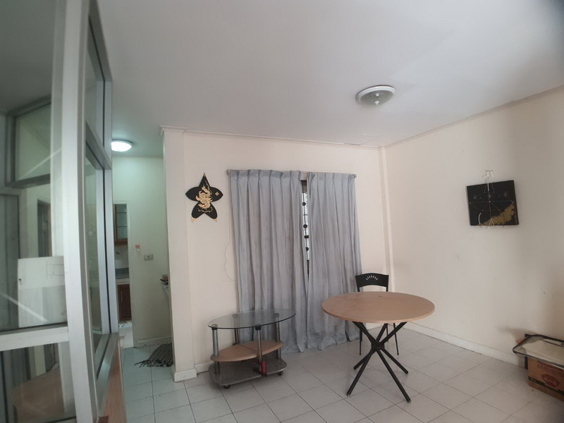 ให้เช่า ทาวน์เฮ้าส์ 2 ชั้น หมู่บ้านปาริชาติ ปิ่นเกล้า-พุทธมณฑลสาย4 บนทำเลศักยภาพ ใกล้ ม.มหิดล เซ็นทรัลศาลายา และ ทางด่วน พร้อมเฟอร์นิเจอร์ เครื่องใช้ไฟฟ้า