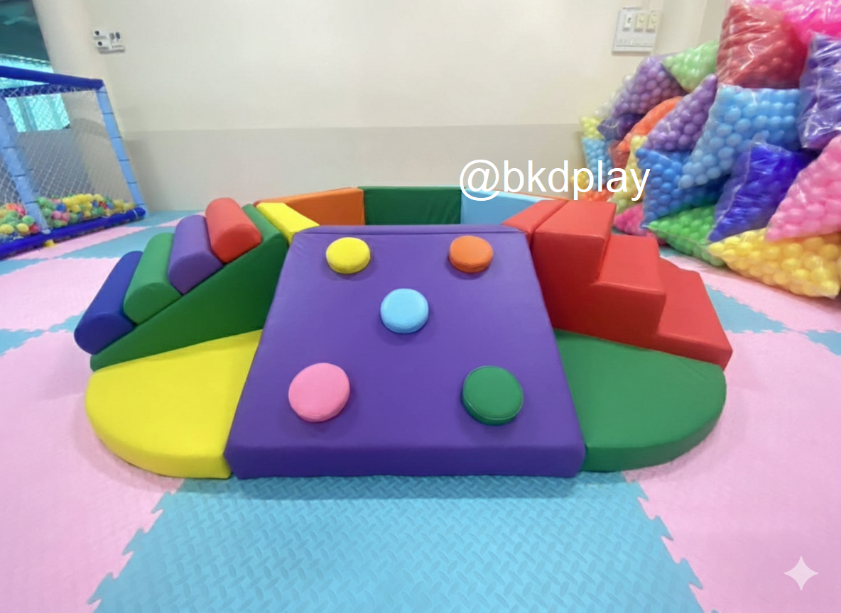 ชุดปีนป่ายหกเหลี่ยมรวมบ่อบอล ภูเขานุ่มนิ่ม, บ่อบอลนุ่ม เบาะนุ่ม ของเล่นเสริมพัฒนาการ ขนาด : 210x210x40 ซม.