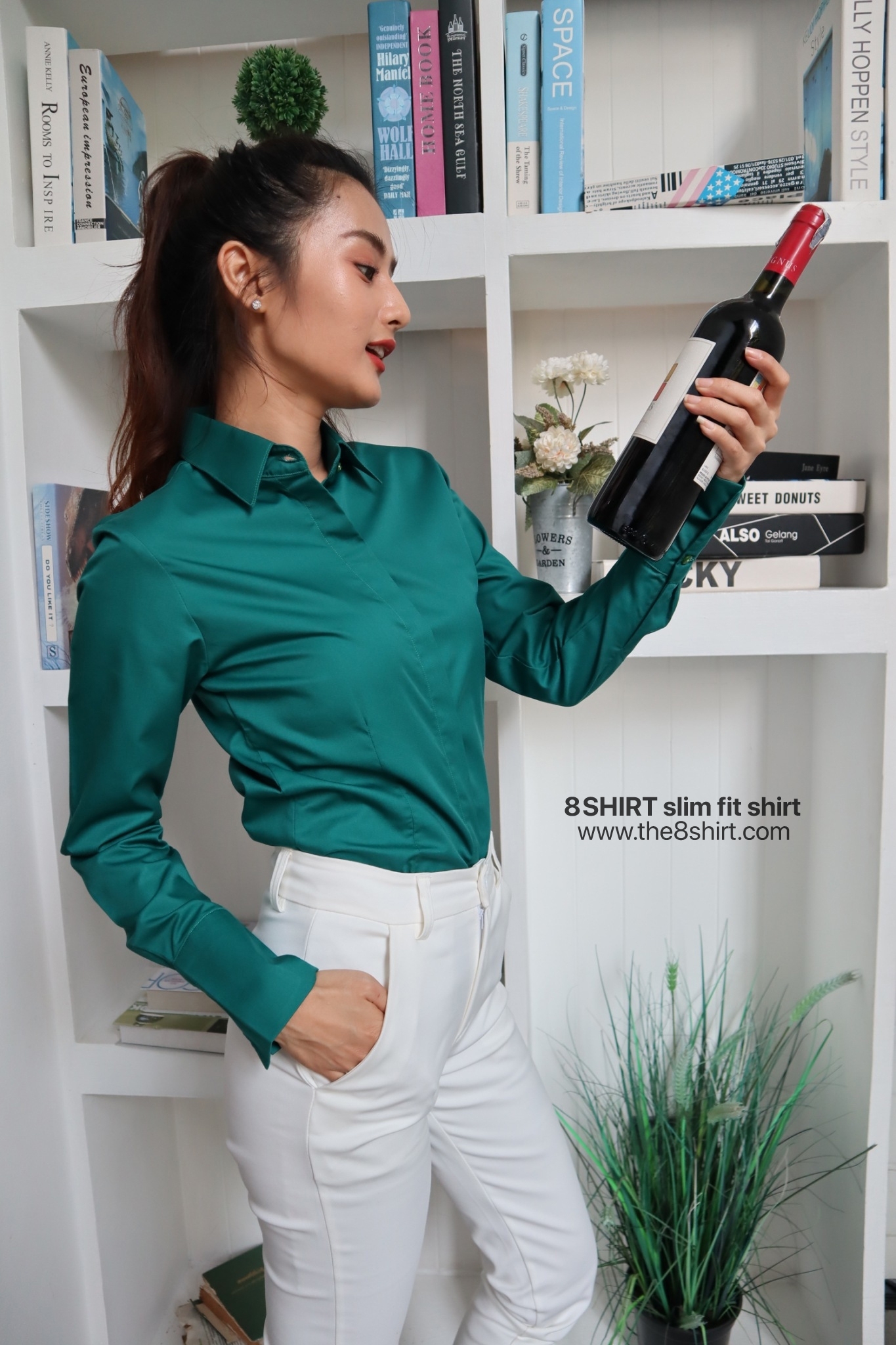 เสื้อเชิ้ตผู้หญิงสีเขียวมรกต สลิมฟิต เข้ารูป แขนยาว เสื้อเชิ้ตทำงาน เสื้อยูนิฟอร์ม แบรนด์ 8SHIRT slim fit shirt
