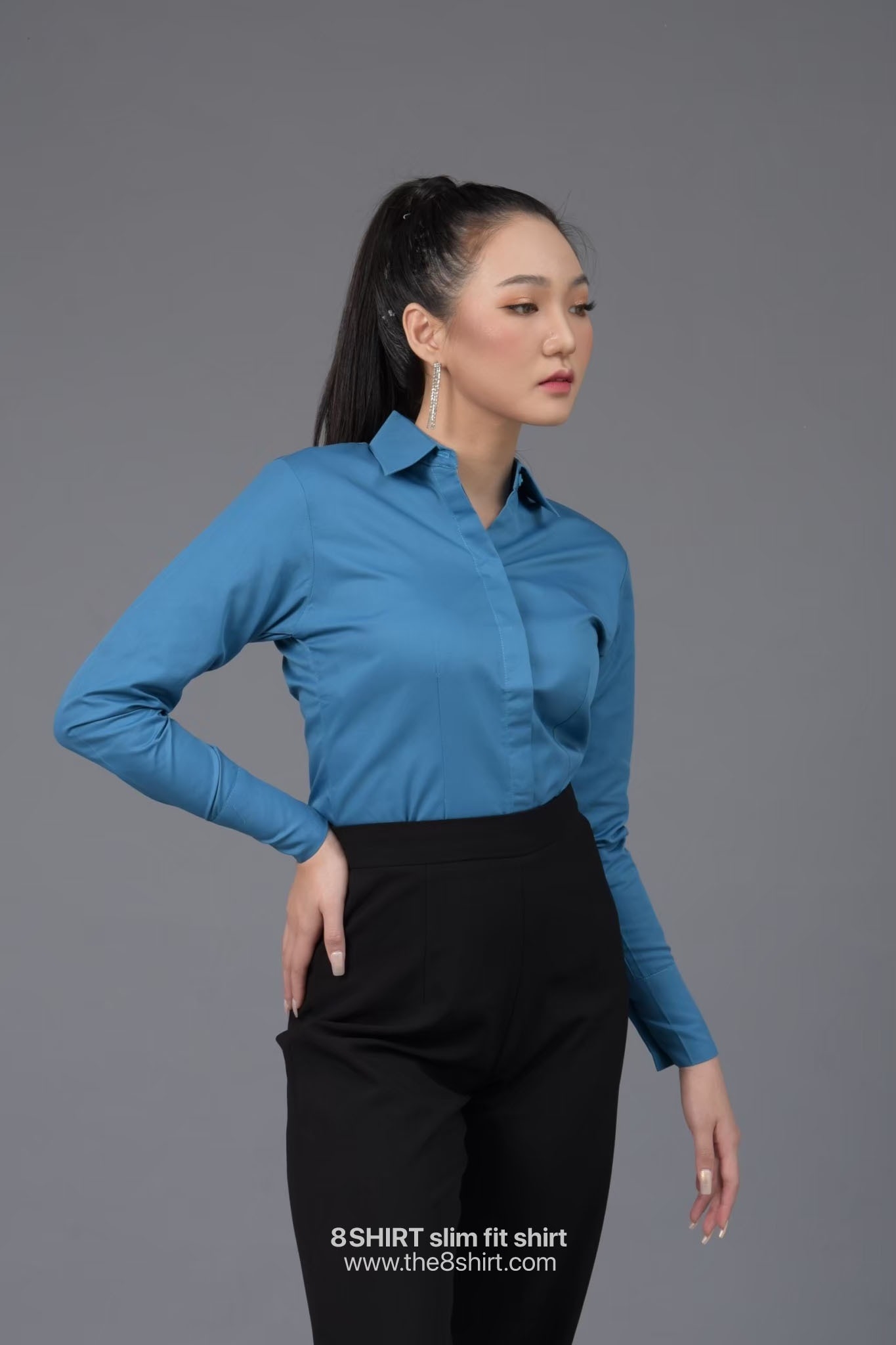 เสื้อเชิ้ตผู้หญิง สีฟ้าคราม (Indigo Blue) สลิมฟิต เข้ารูป แขนยาว เสื้อเชิ้ตทำงาน เสื้อยูนิฟอร์ม แบรนด์ 8SHIRT slim fit shirt พร้อมส่ง