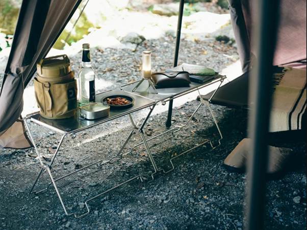 A table with food and drinks on it

AI-generated content may be incorrect.