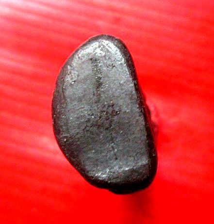 พระรูปหล่อ เนื้อผงคลุกรัก พิมพ์พระปิดตา ท้องยันต์นะ และหลังยันต์ พระแท้ไม่ทราบที่